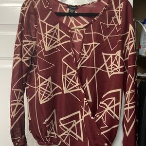 Women’s Blouse. Size medium.